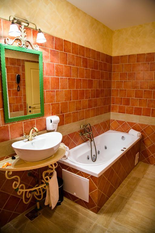 Country Court Bed & Breakfast Curteni Ngoại thất bức ảnh